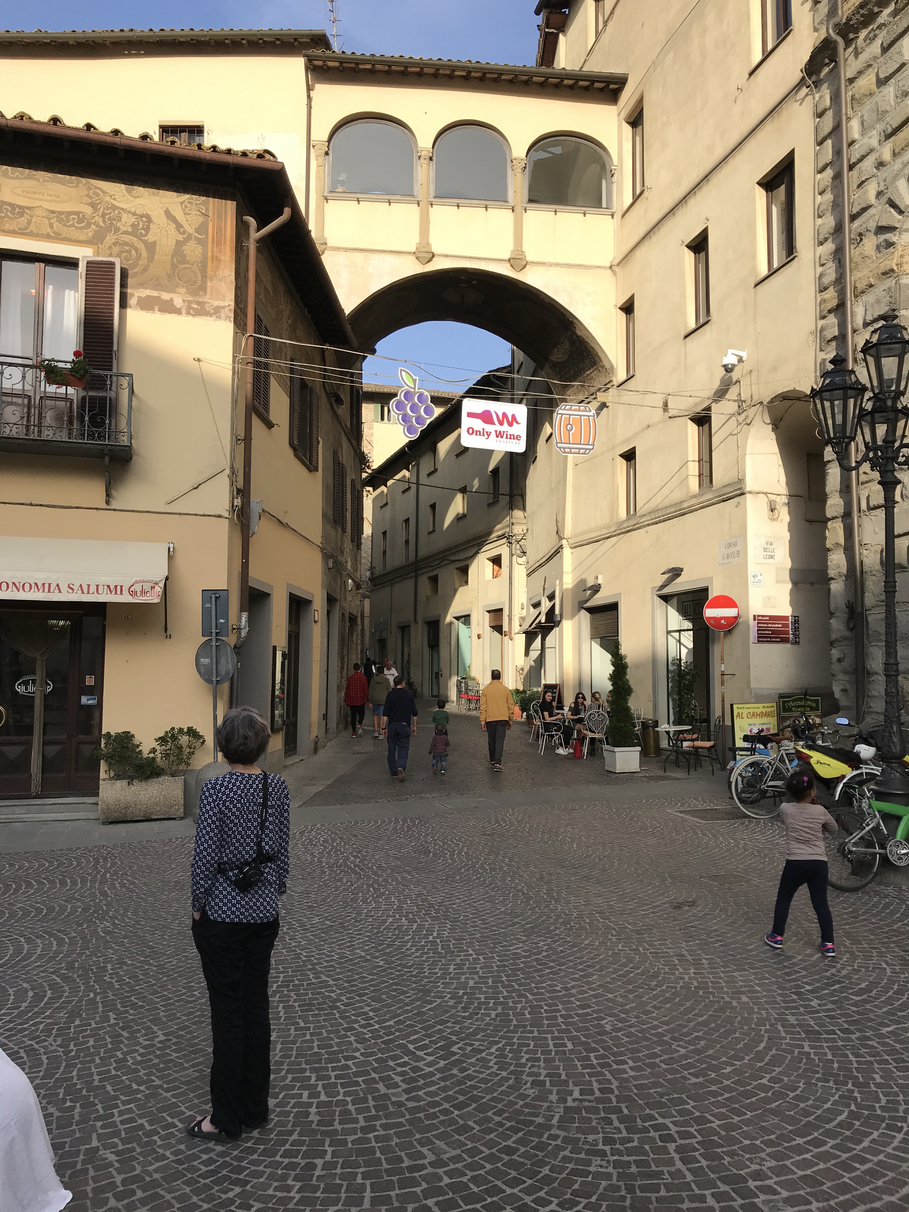 7EC078E5-D4BC-49C1-8404-9014B34C5337